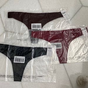 NWT Soma Thongs